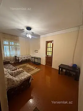 Satılır 3 otaqlı köhnə tikili 80 m²