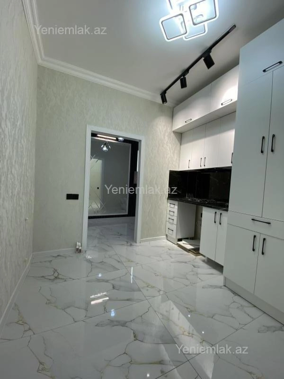Satılır 2 otaqlı yeni tikili 63 m²