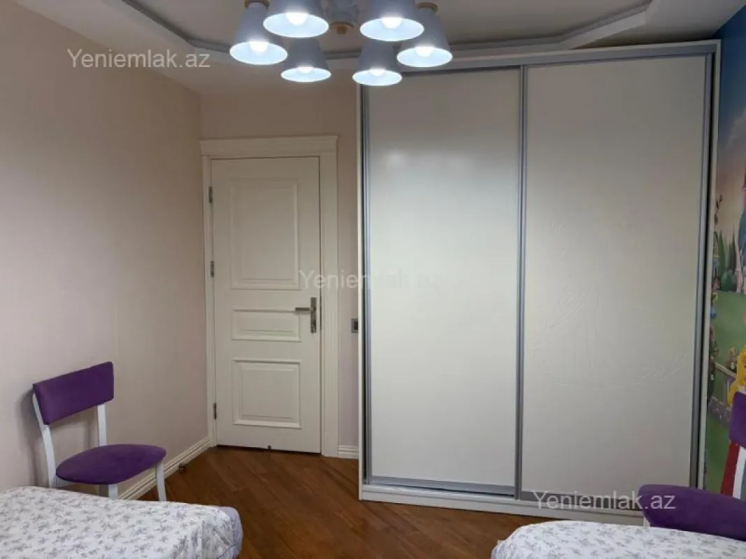 Satılır 8 otaqlı köhnə tikili 85 m²