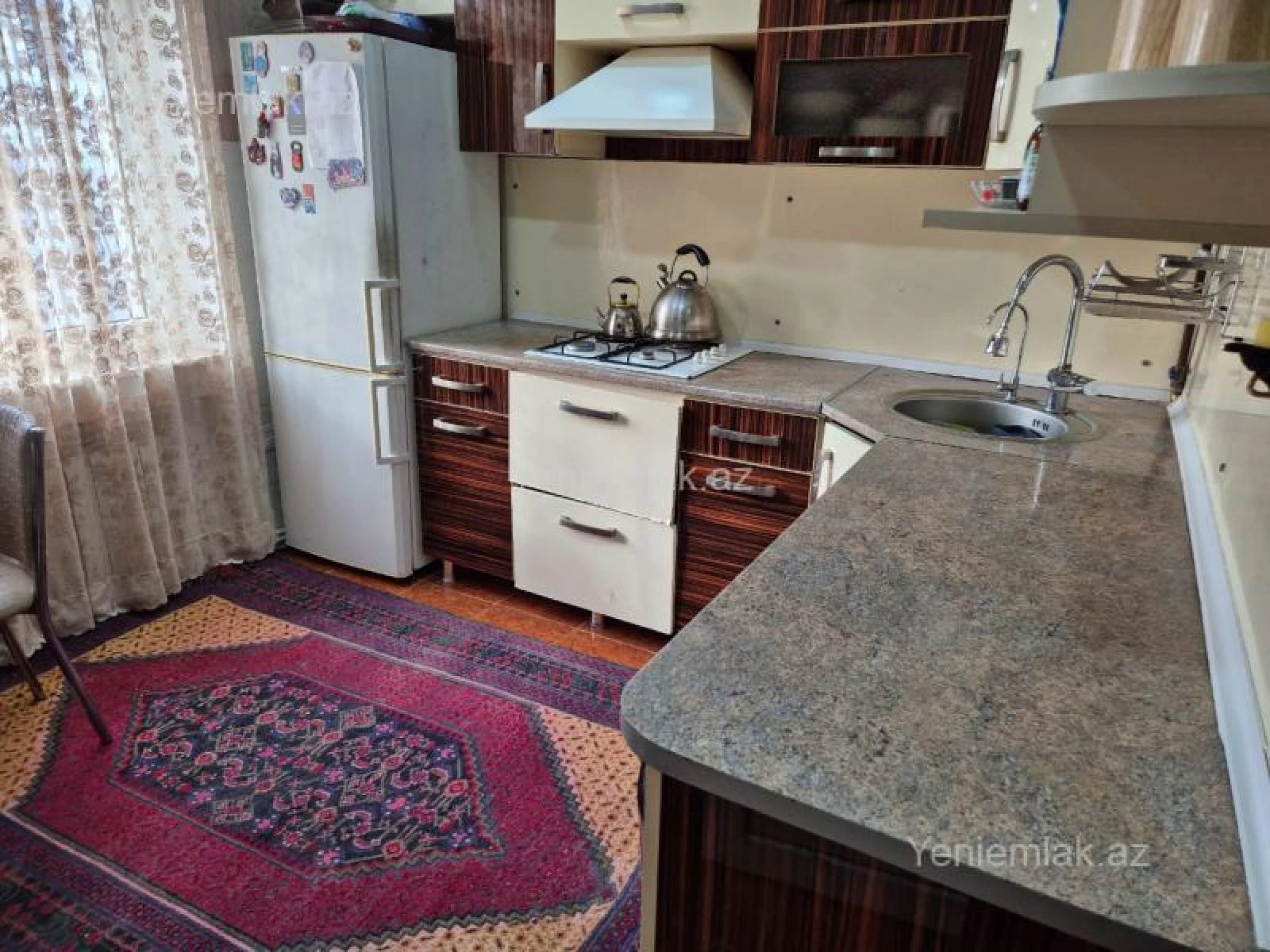 Satılır 3 otaqlı köhnə tikili 90 m²