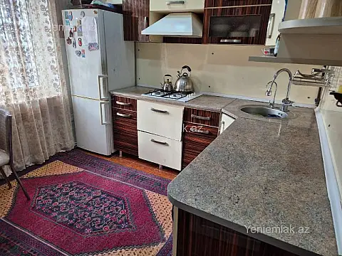 Satılır 3 otaqlı köhnə tikili 90 m²