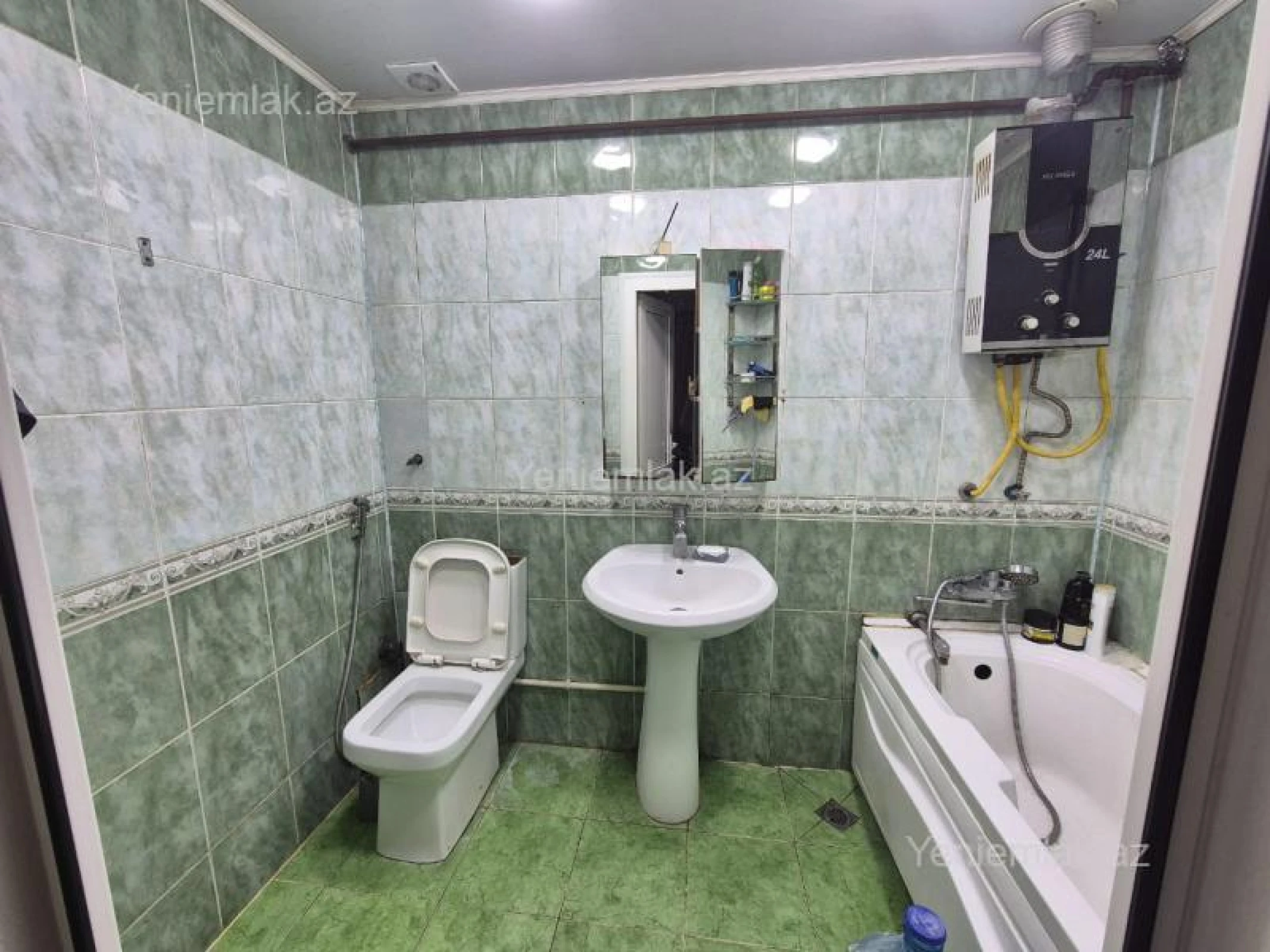 Satılır 3 otaqlı köhnə tikili 90 m²