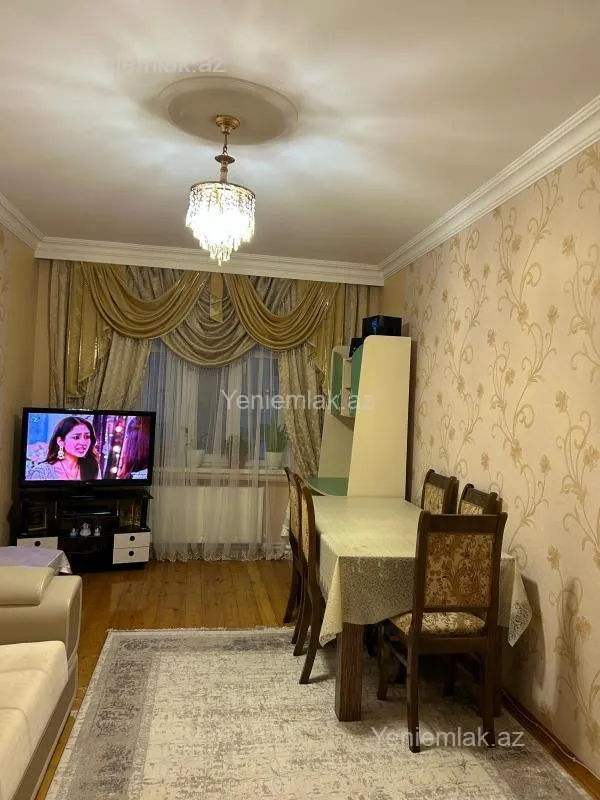 Satılır 3 otaqlı köhnə tikili 90 m²