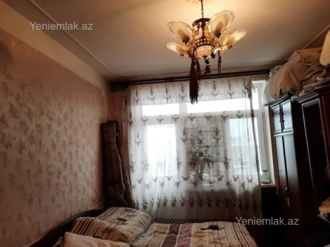 Satılır 4 otaqlı köhnə tikili 90 m²