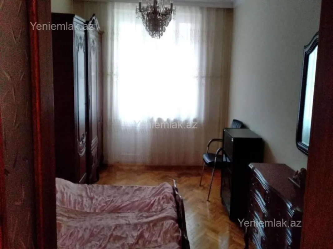 Satılır 3 otaqlı köhnə tikili 80 m²