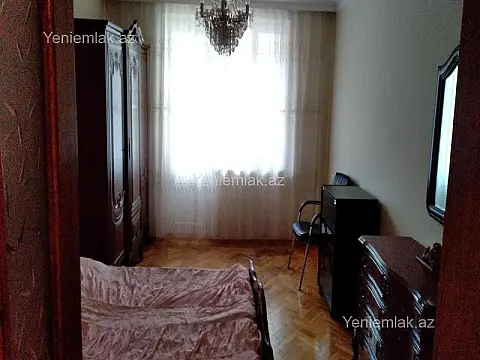 Satılır 3 otaqlı köhnə tikili 80 m²