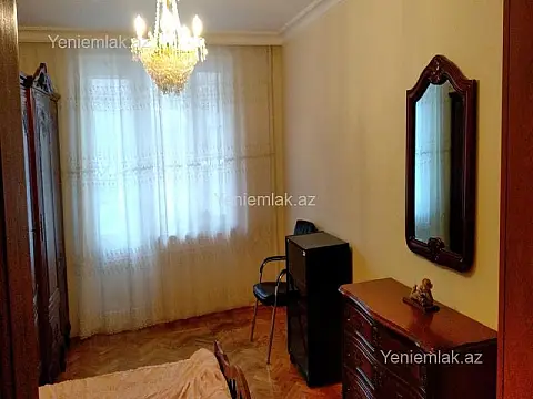 Satılır 3 otaqlı köhnə tikili 80 m²