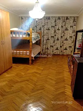 Satılır 3 otaqlı köhnə tikili 80 m²