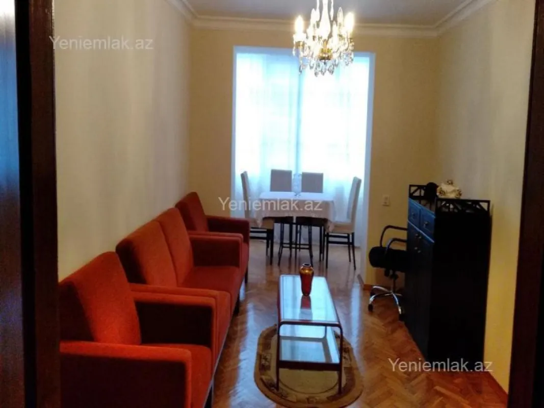 Satılır 3 otaqlı köhnə tikili 80 m²