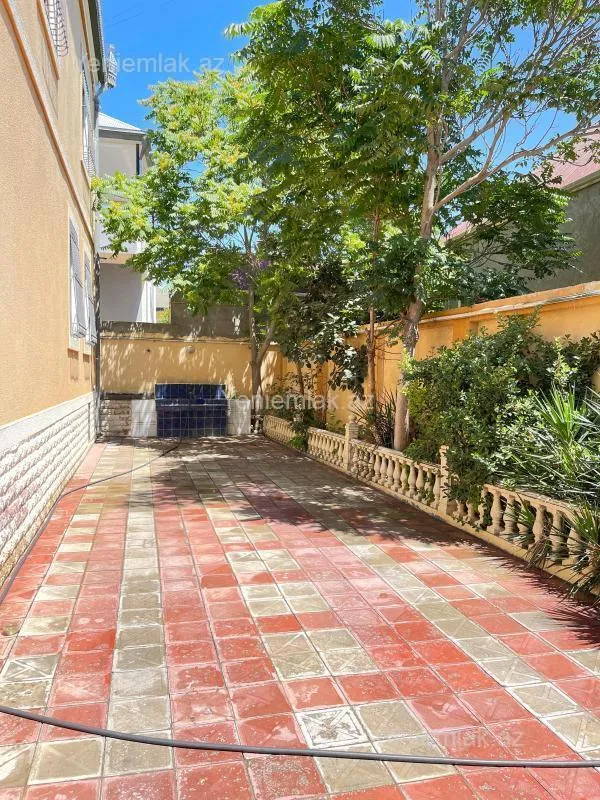 Satılır 5 otaqlı həyət evi 170 m²