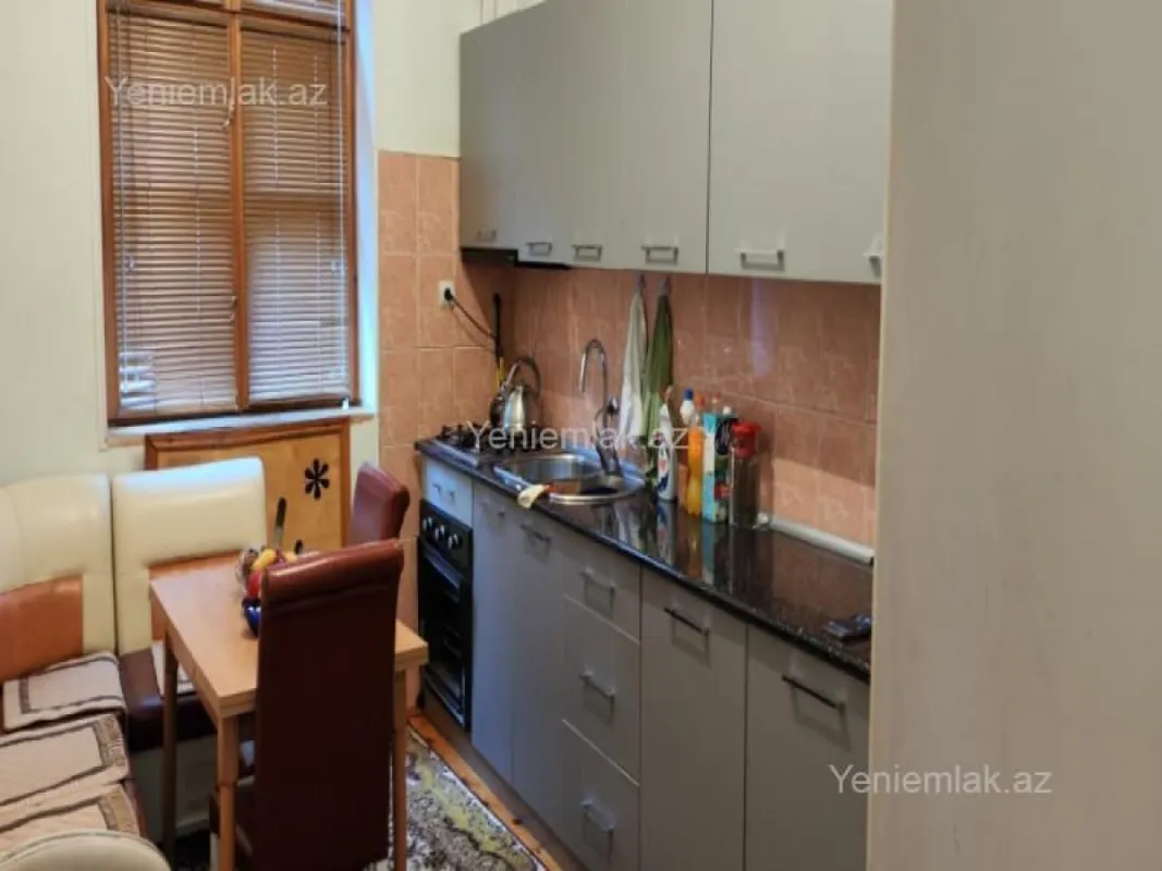 Satılır 5 otaqlı həyət evi 170 m²