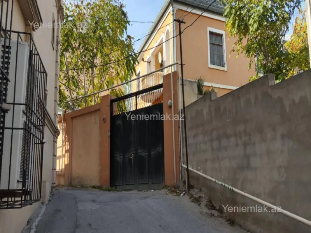 Satılır 5 otaqlı həyət evi 170 m²
