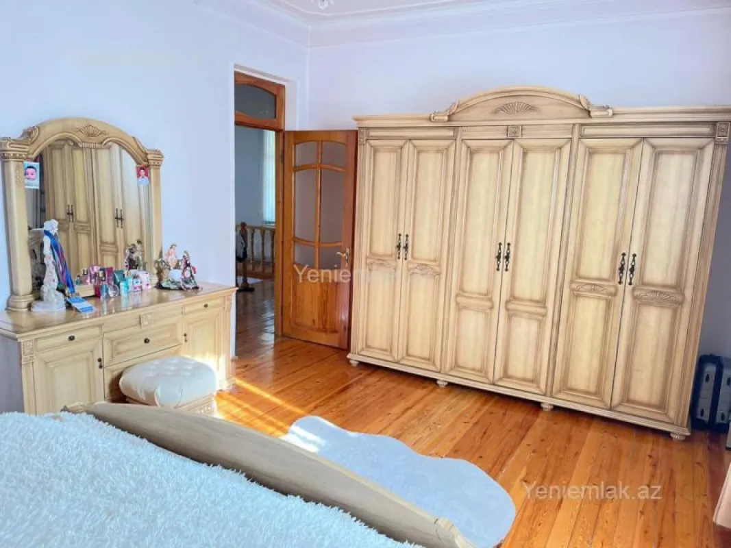 Satılır 5 otaqlı həyət evi 170 m²
