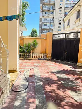 Satılır 5 otaqlı həyət evi 170 m²