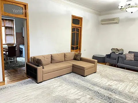 Satılır 5 otaqlı həyət evi 170 m²