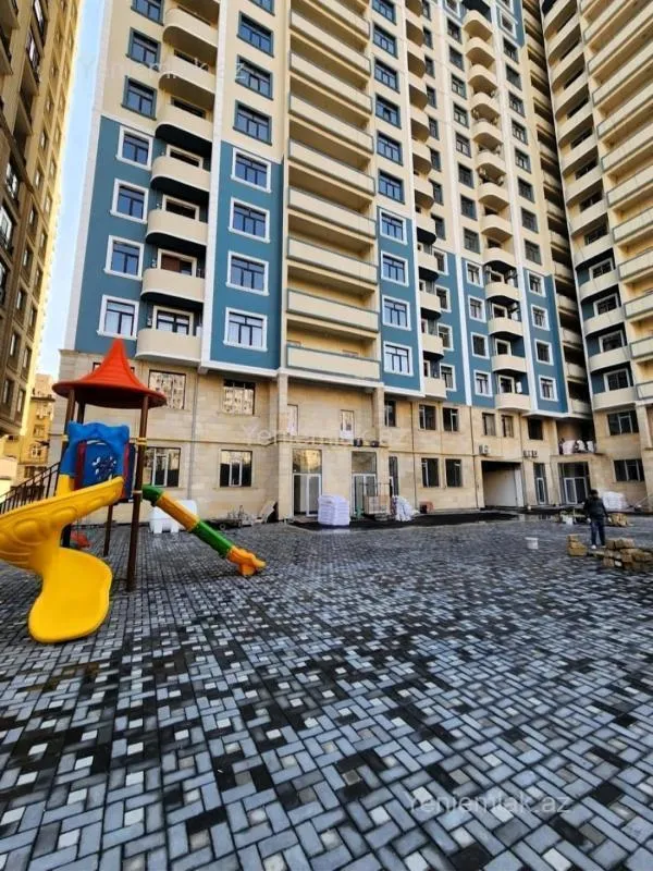 Satılır 4 otaqlı yeni tikili 165 m²