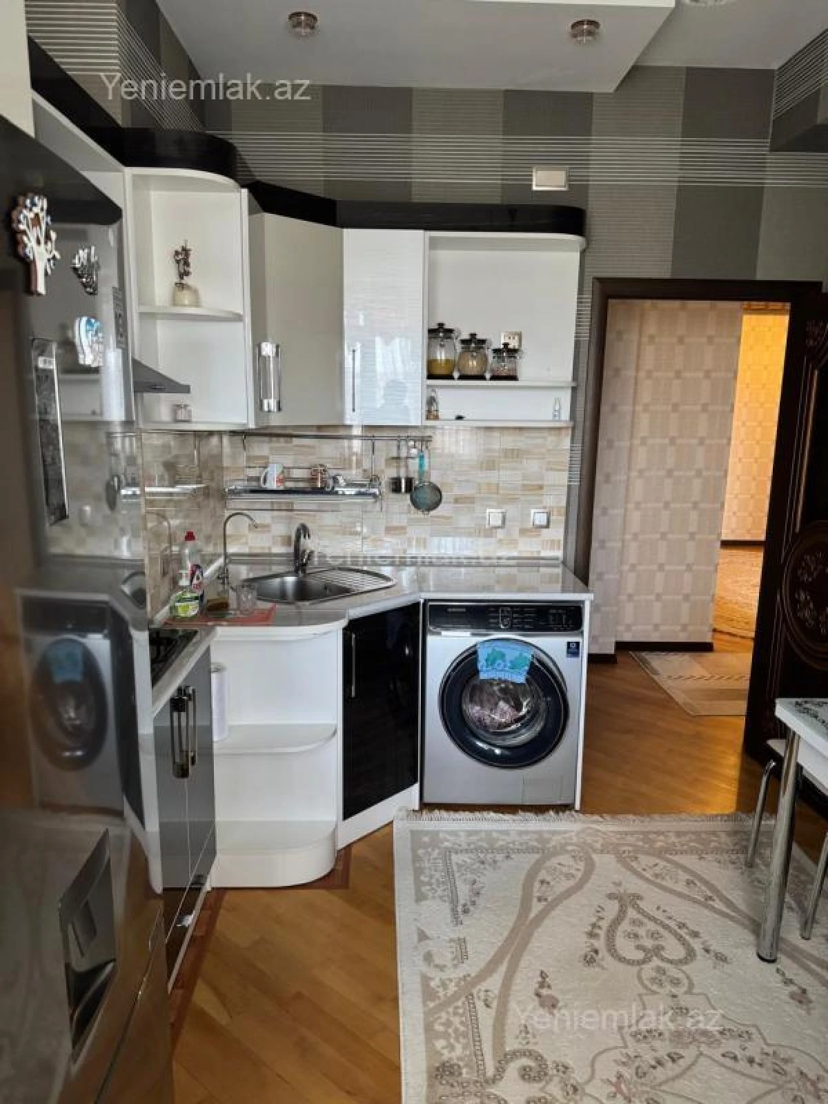 Satılır 3 otaqlı yeni tikili 125 m²