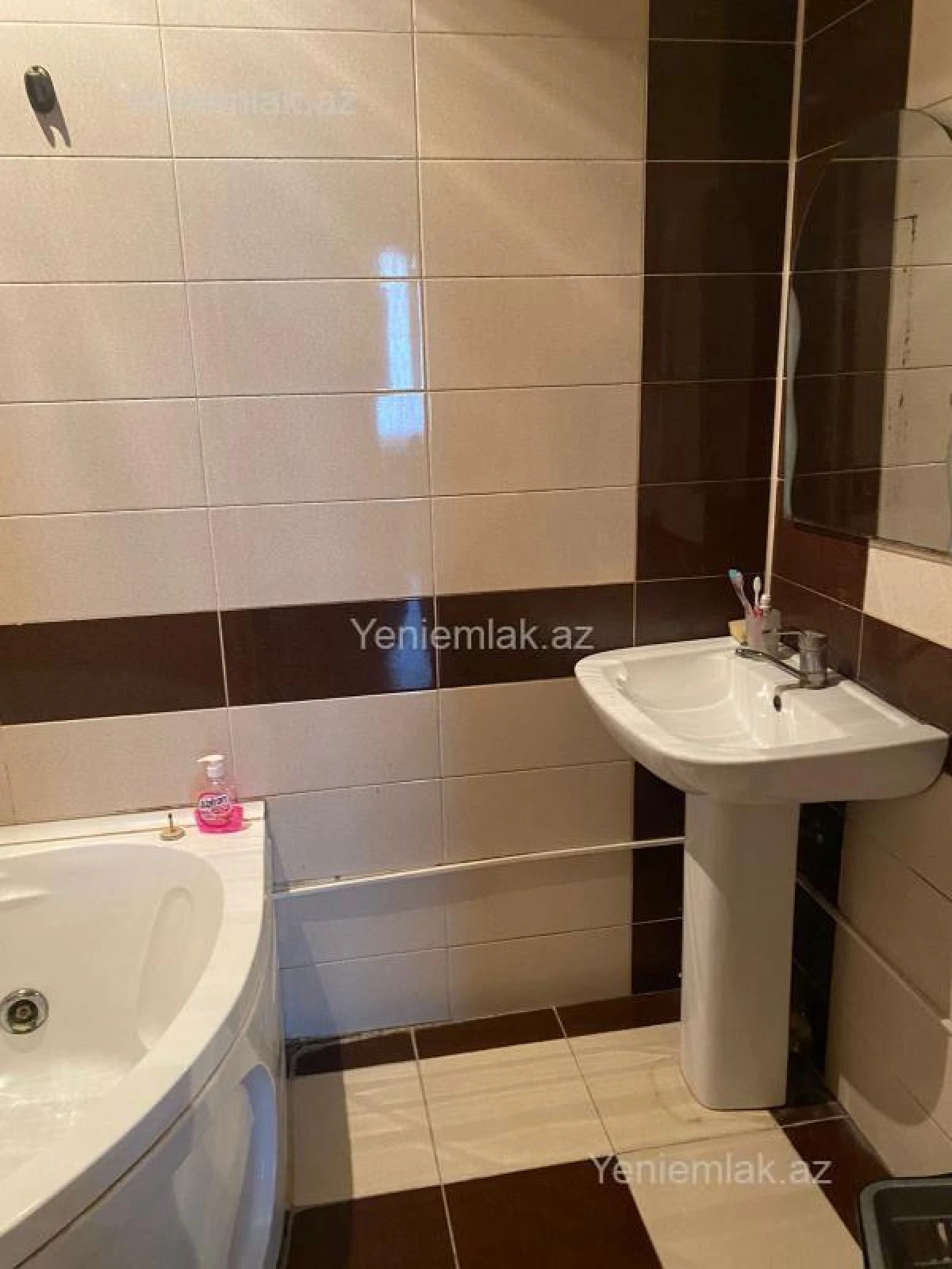 Satılır 3 otaqlı yeni tikili 101 m²