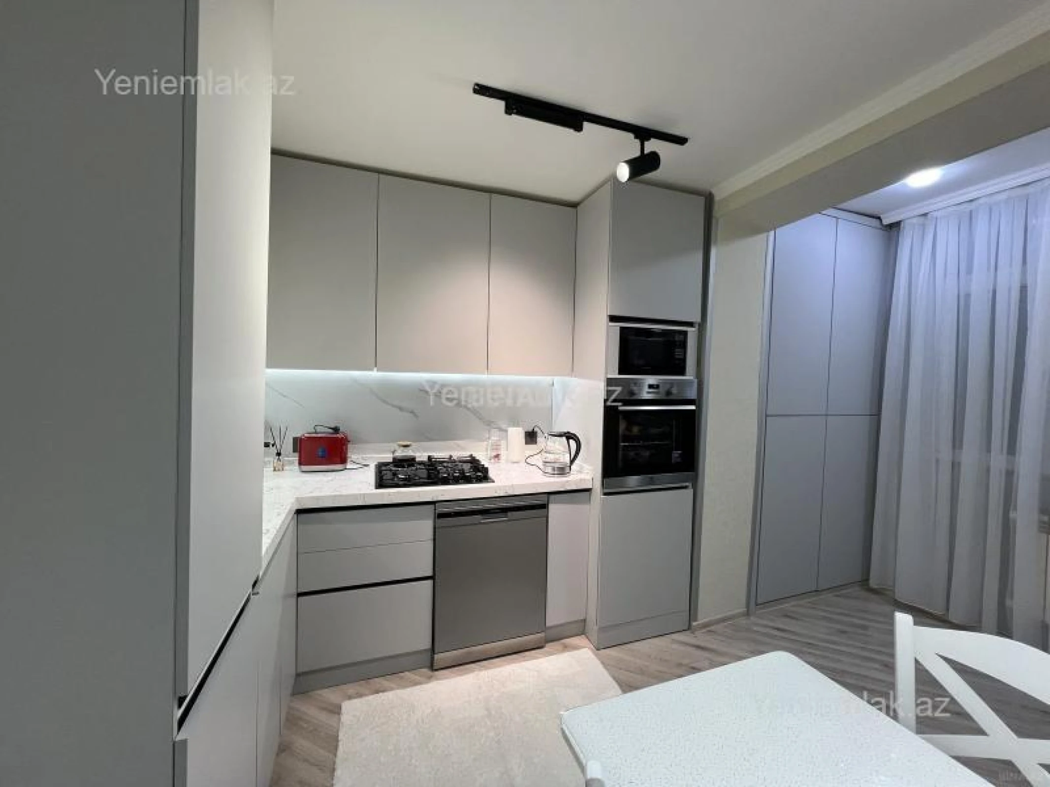 Satılır 3 otaqlı köhnə tikili 80 m²