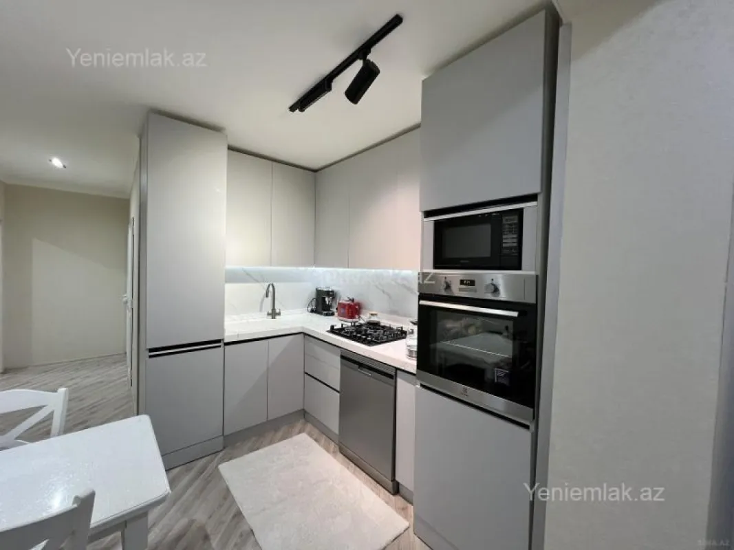 Satılır 3 otaqlı köhnə tikili 80 m²