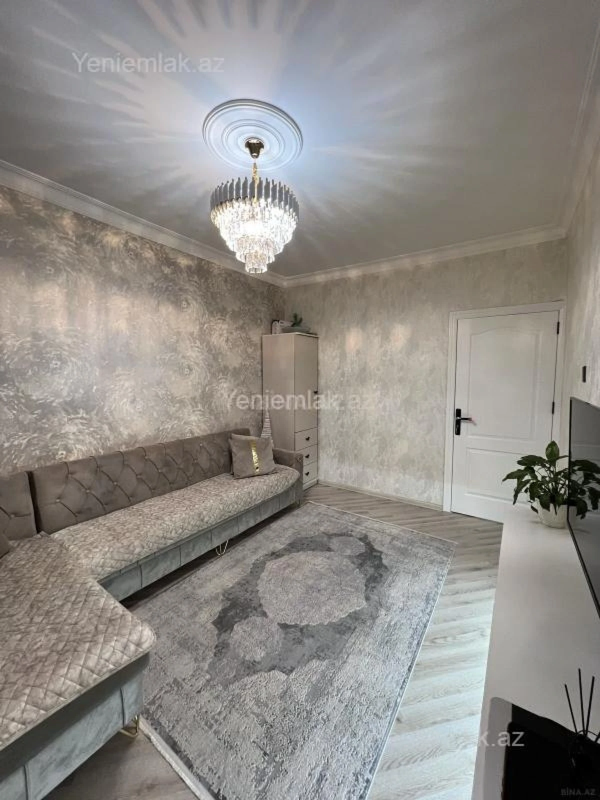 Satılır 3 otaqlı köhnə tikili 80 m²
