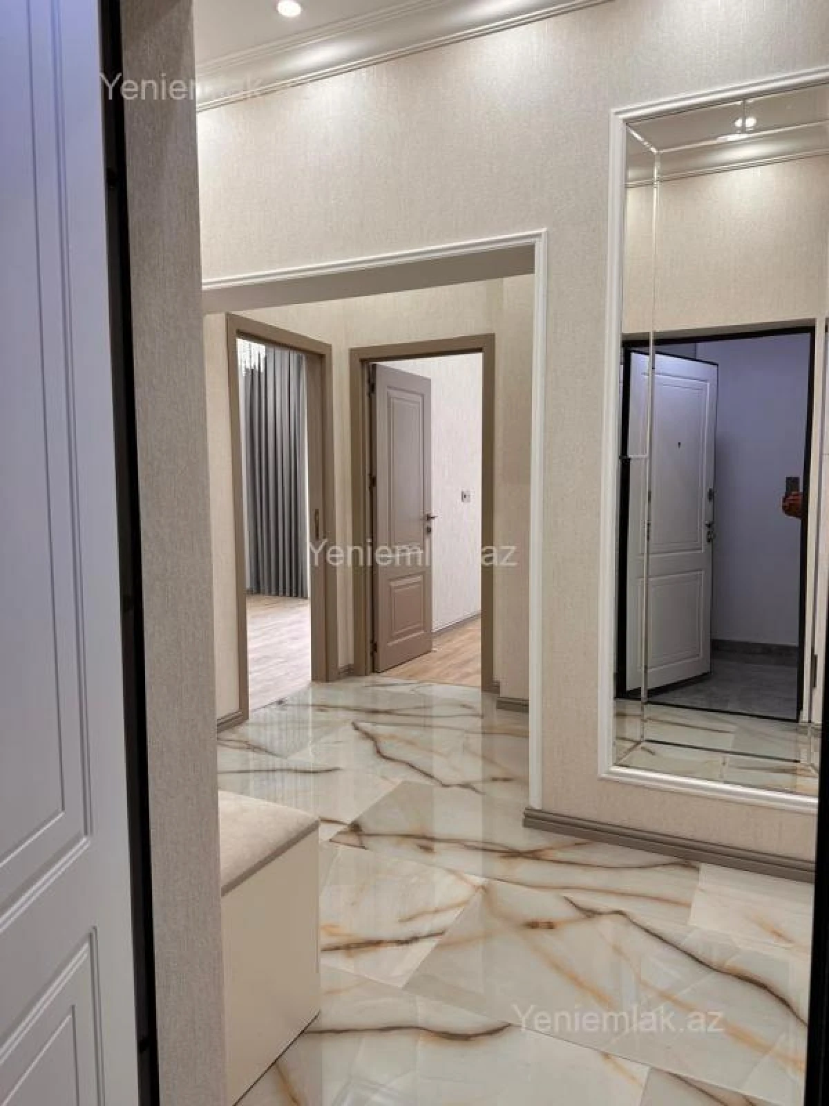 Satılır 3 otaqlı yeni tikili 75 m²