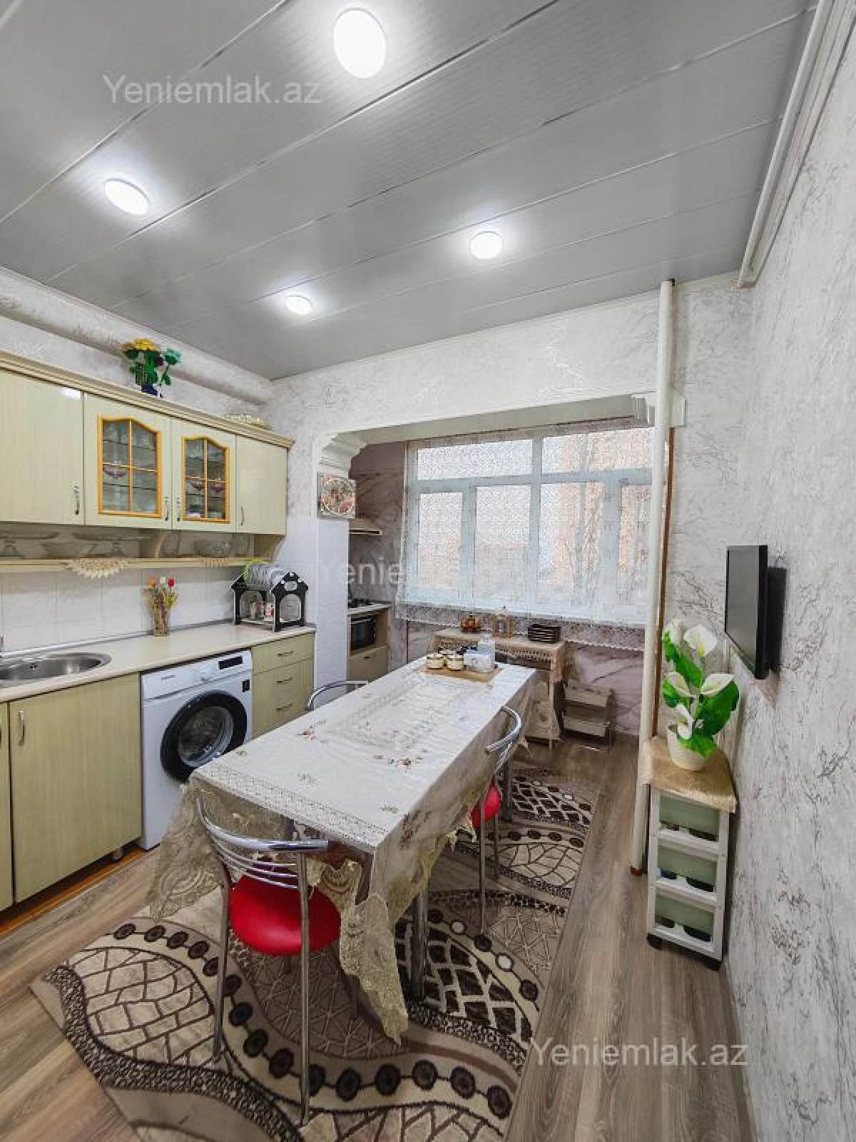 Satılır 2 otaqlı köhnə tikili 70 m²