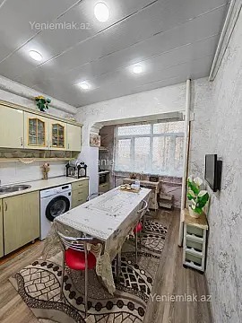 Satılır 2 otaqlı köhnə tikili 70 m²