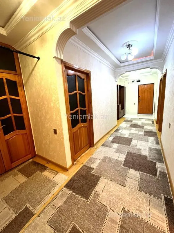 Satılır 5 otaqlı köhnə tikili 120 m²