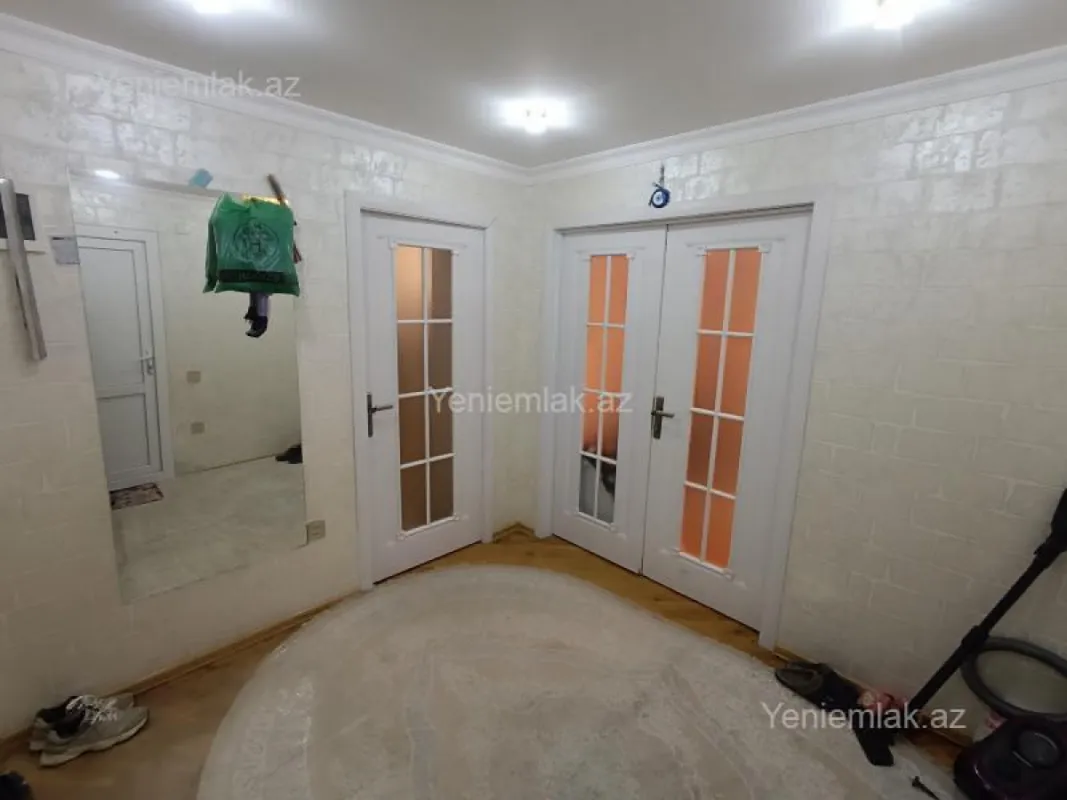 Satılır 3 otaqlı köhnə tikili 95 m²