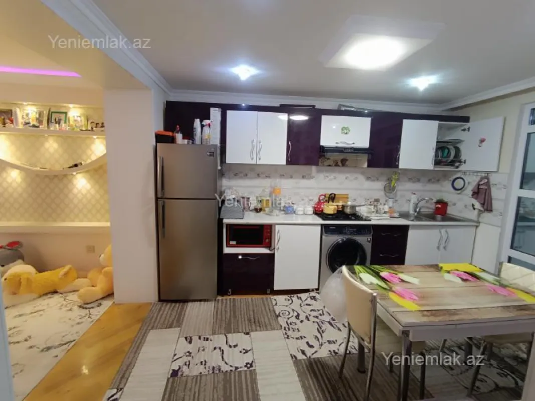 Satılır 3 otaqlı köhnə tikili 95 m²