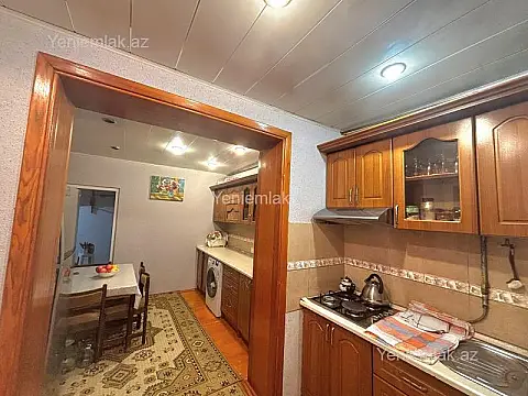 Satılır 3 otaqlı köhnə tikili 90 m²