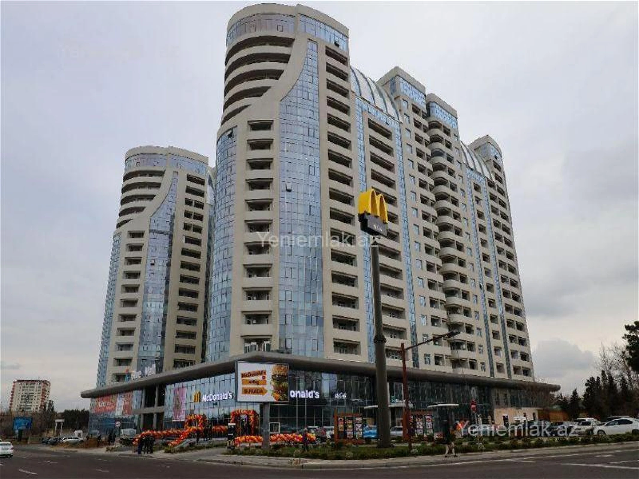 Satılır 3 otaqlı yeni tikili 125 m²