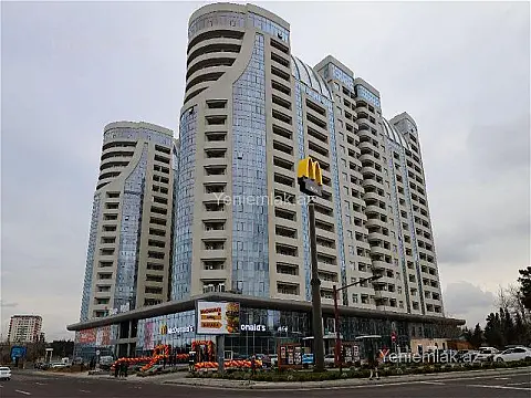Satılır 3 otaqlı yeni tikili 125 m²