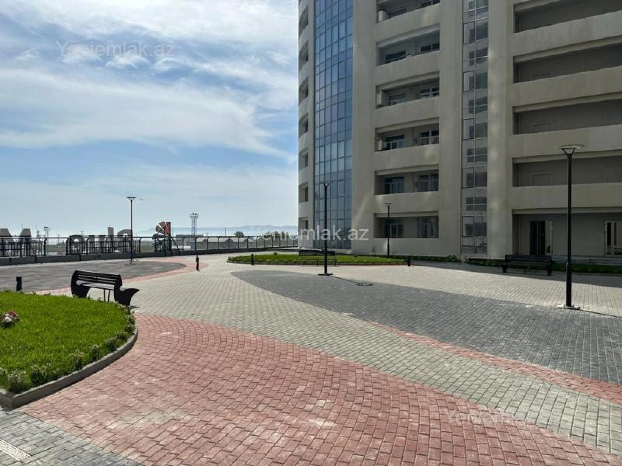 Satılır 3 otaqlı yeni tikili 125 m²