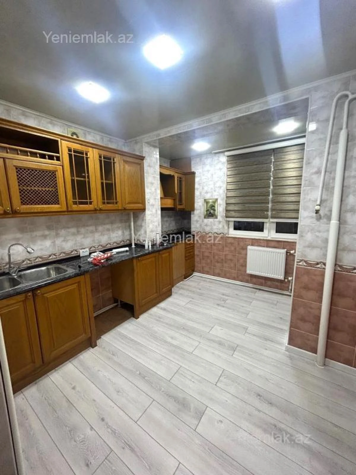 Satılır 3 otaqlı köhnə tikili 80 m²