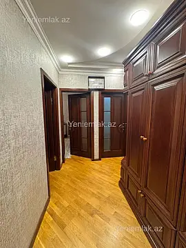 Satılır 3 otaqlı köhnə tikili 85 m²