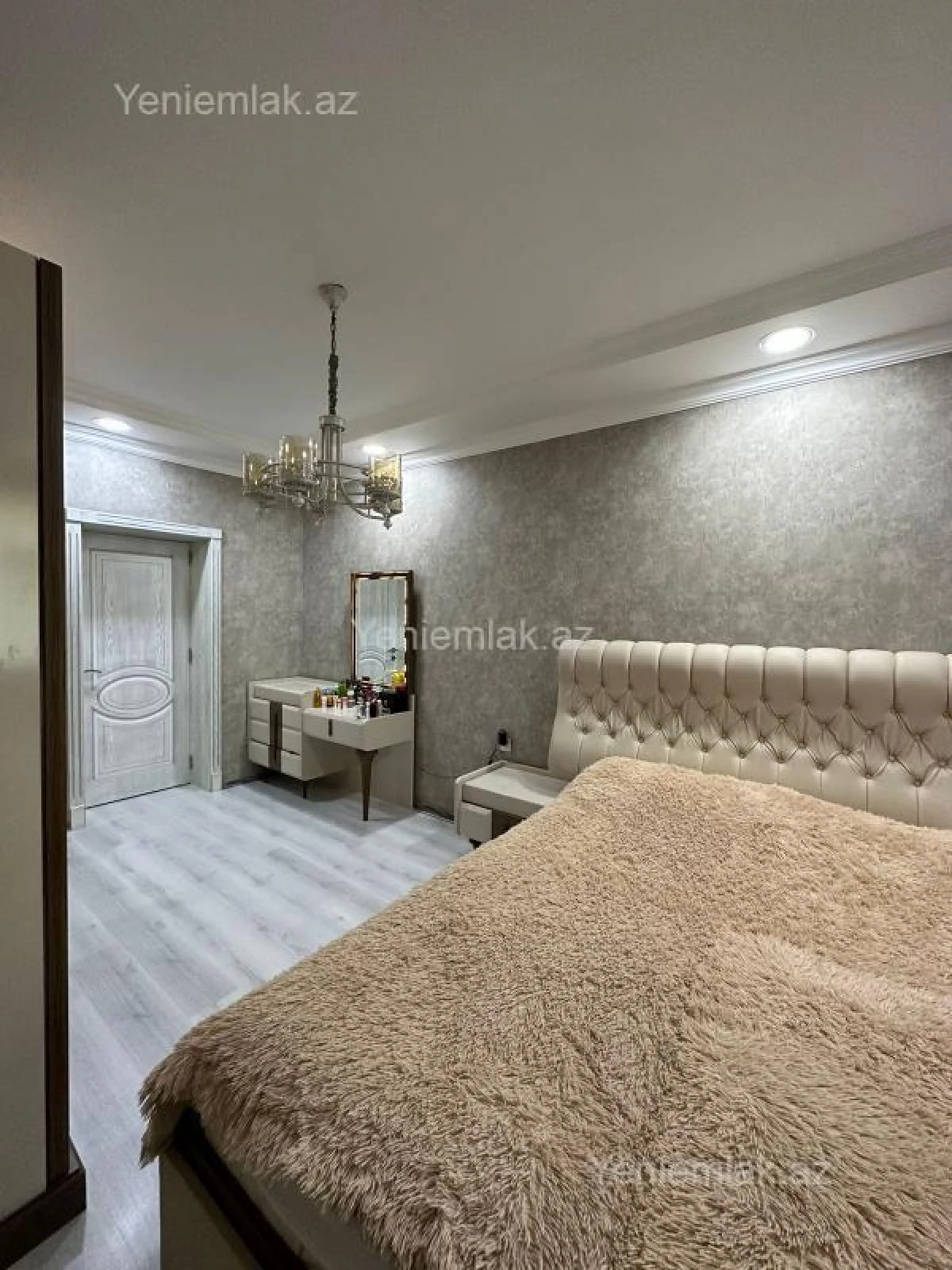 Satılır 3 otaqlı köhnə tikili 90 m²