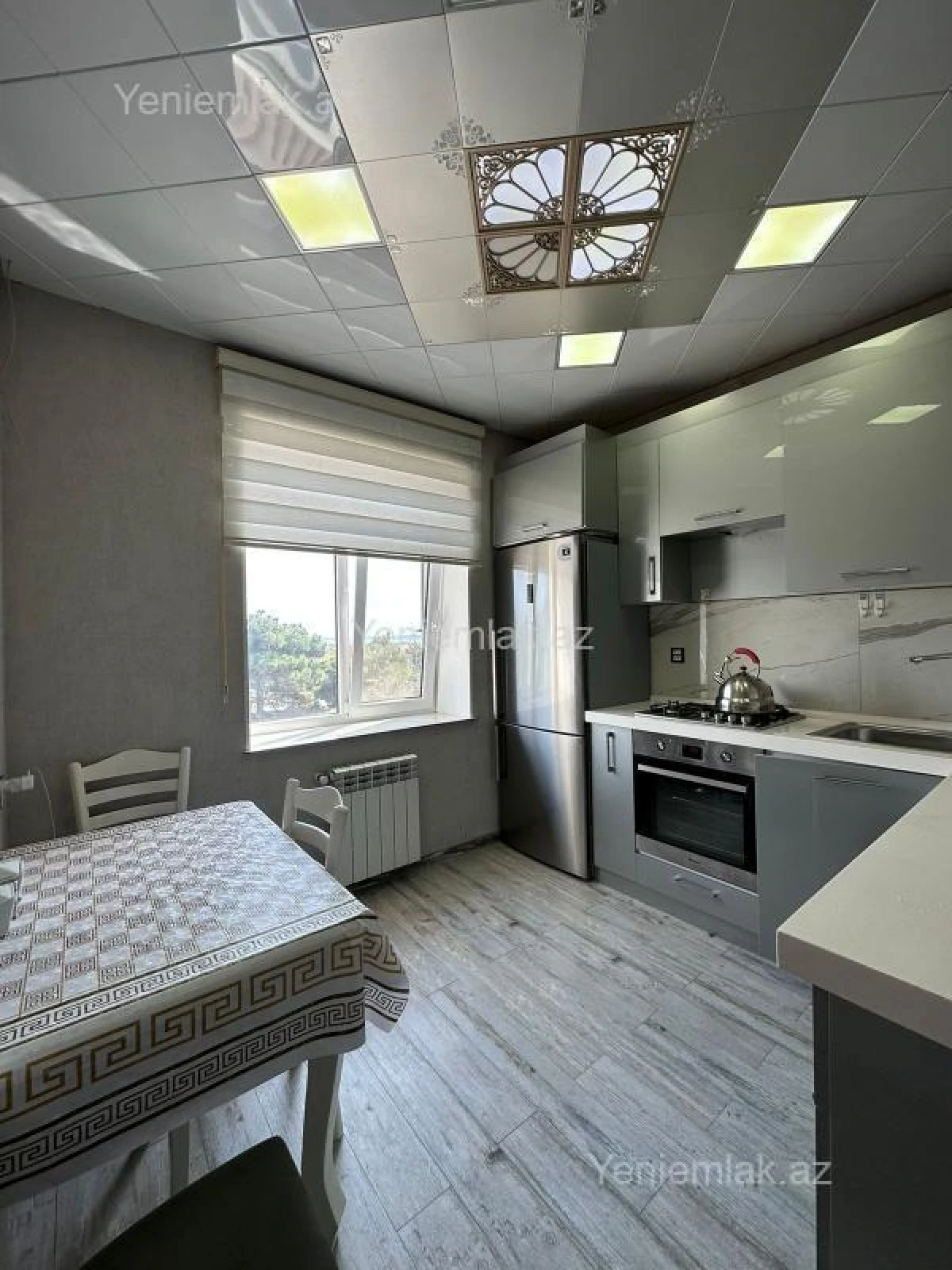 Satılır 3 otaqlı köhnə tikili 90 m²