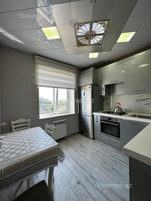 Satılır 3 otaqlı köhnə tikili 90 m²