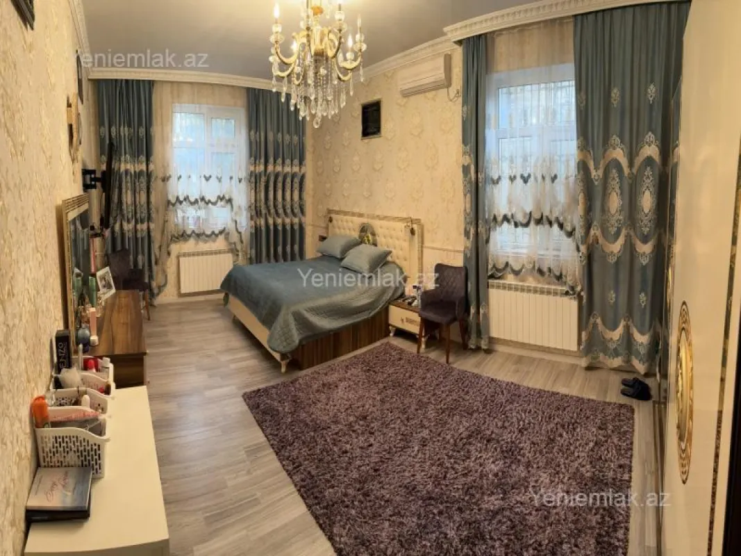 Satılır 5 otaqlı həyət evi 230 m²