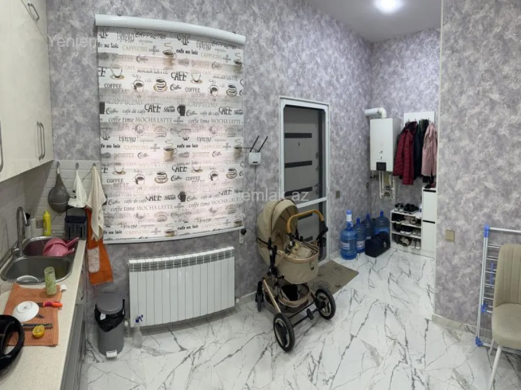 Satılır 5 otaqlı həyət evi 230 m²