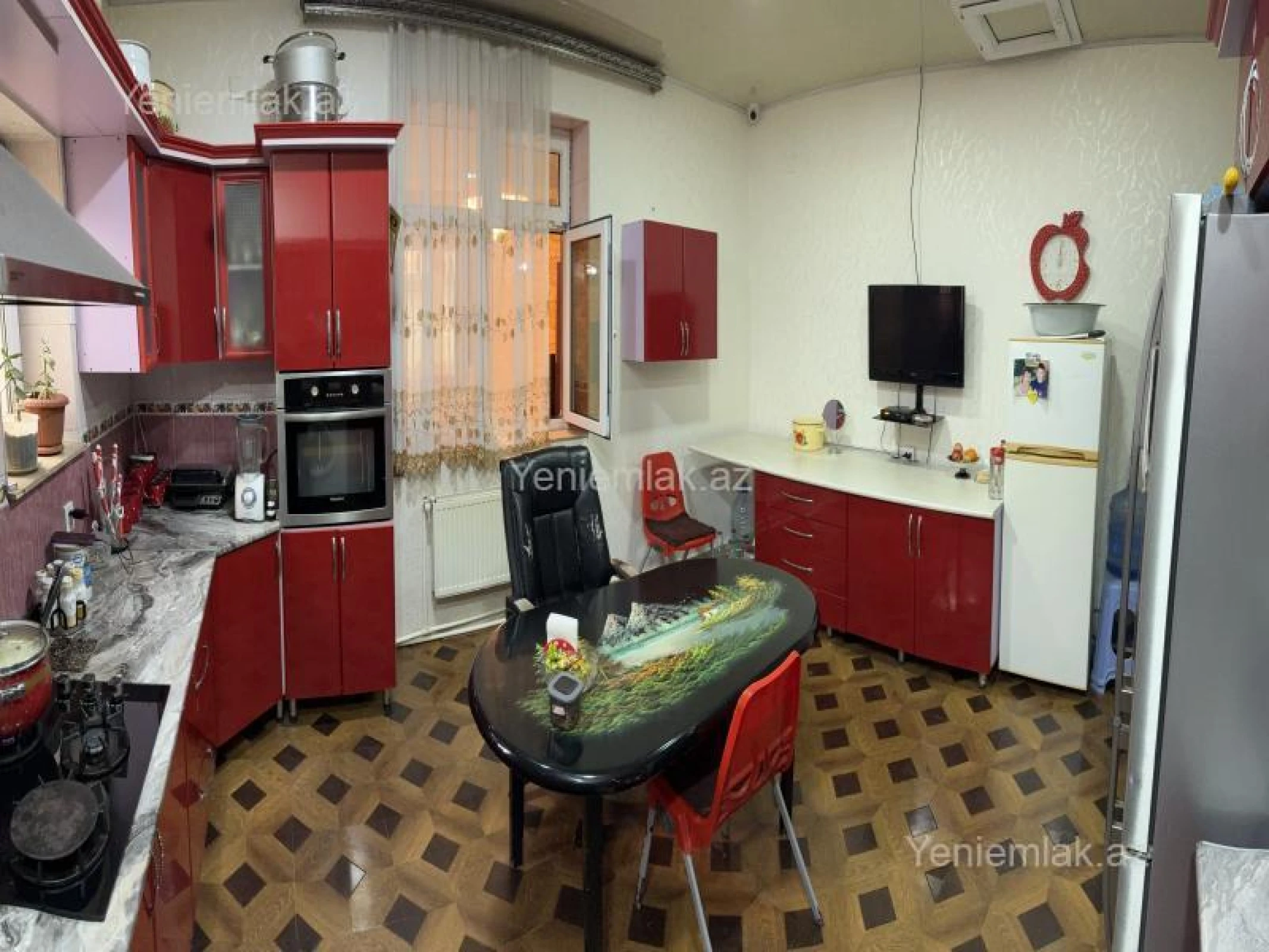 Satılır 5 otaqlı həyət evi 230 m²