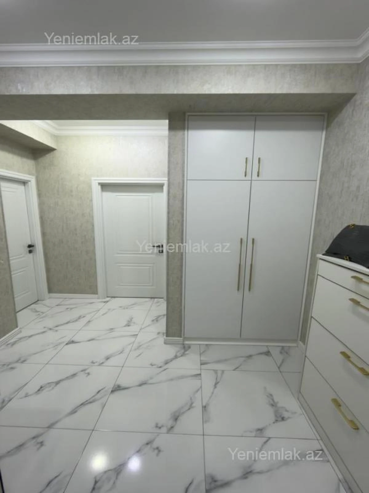 Satılır 3 otaqlı yeni tikili 81 m²