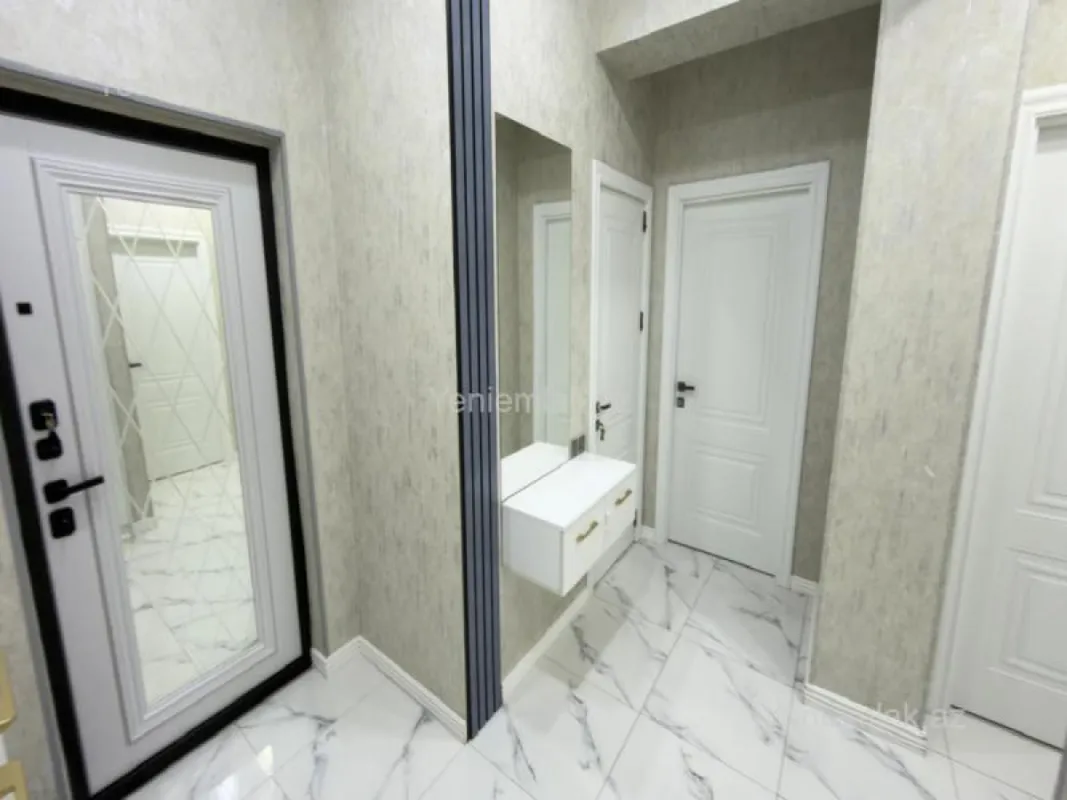 Satılır 3 otaqlı yeni tikili 81 m²