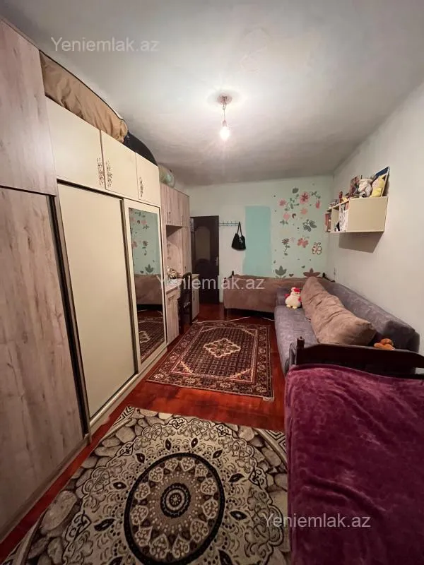 Satılır 3 otaqlı köhnə tikili 72 m²