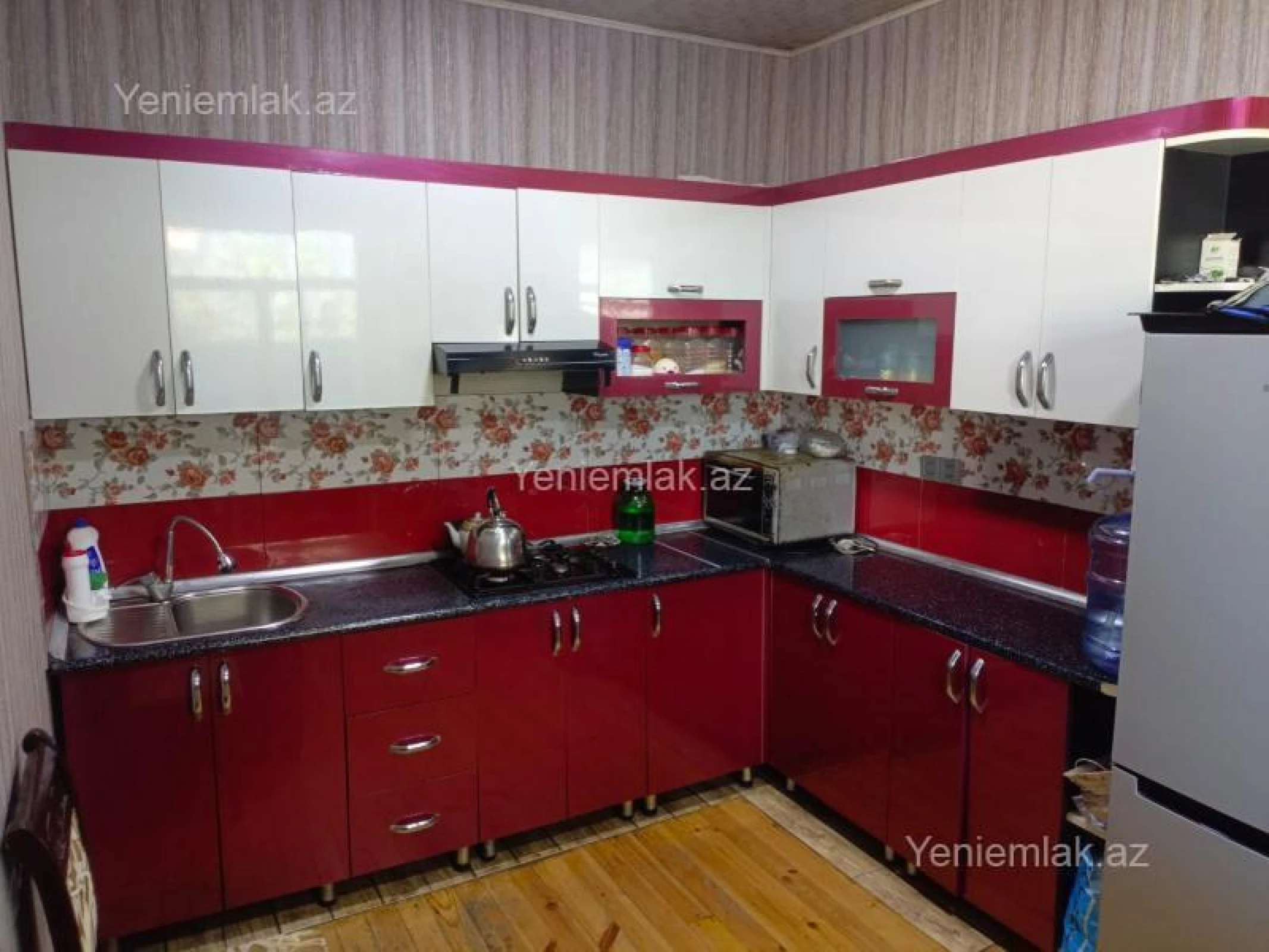 Satılır 4 otaqlı həyət evi 130 m²