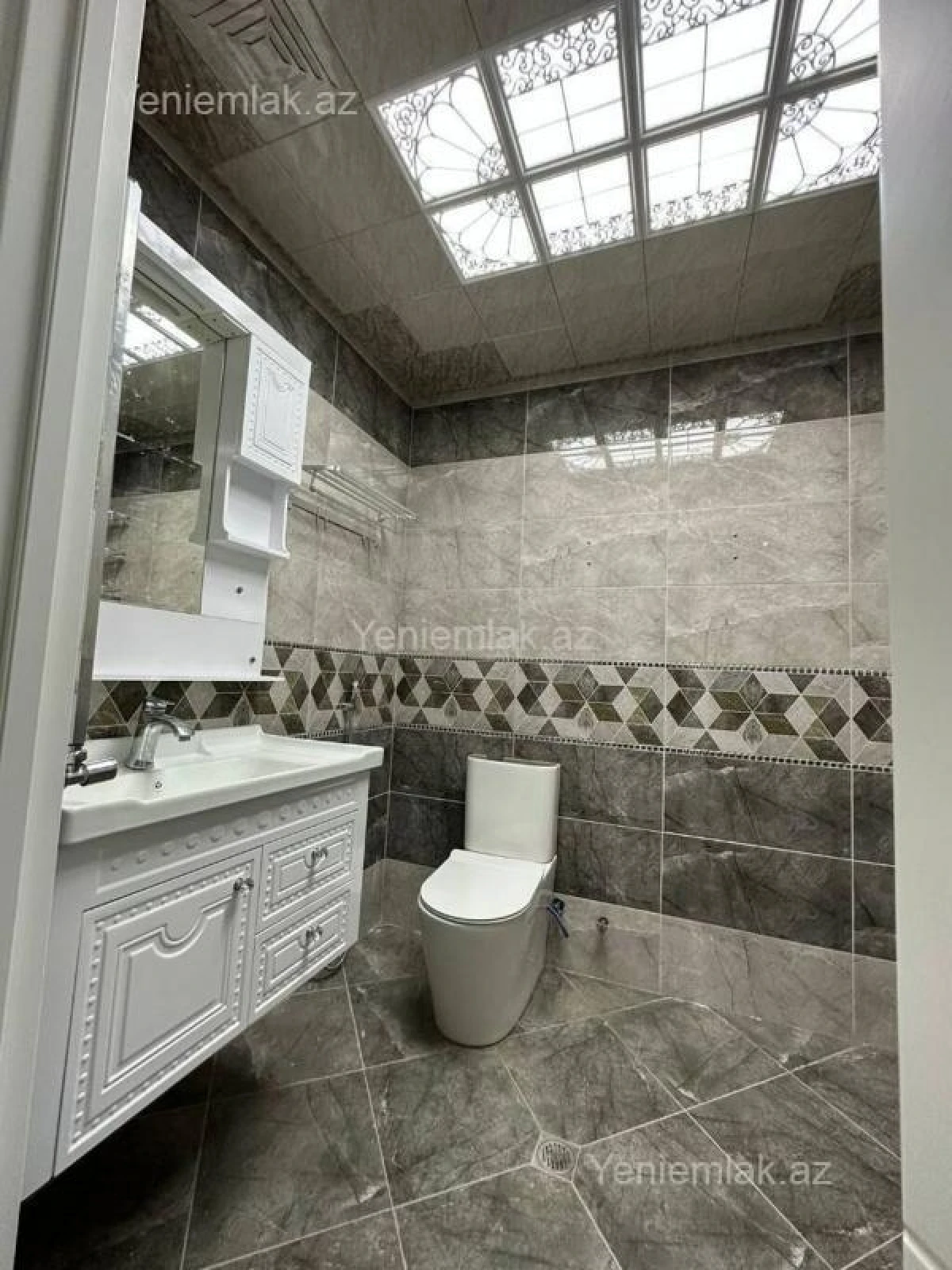 Satılır 3 otaqlı yeni tikili 95 m²