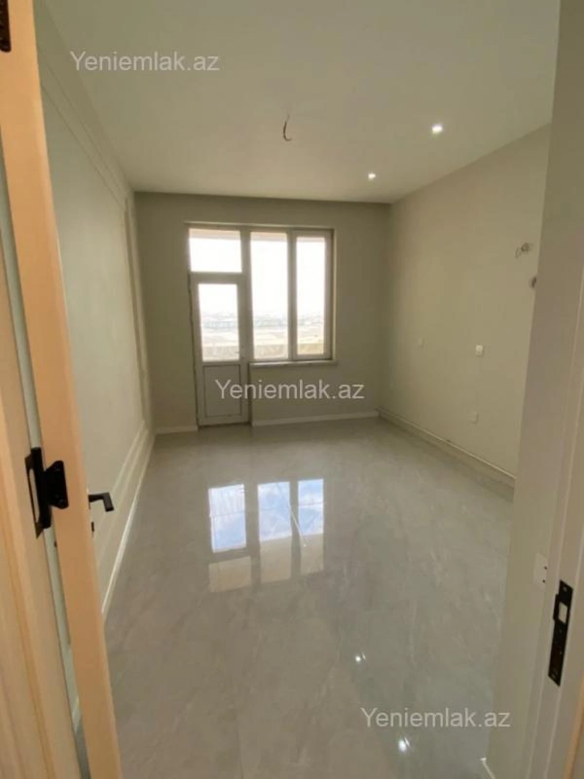 Satılır 3 otaqlı yeni tikili 115 m²