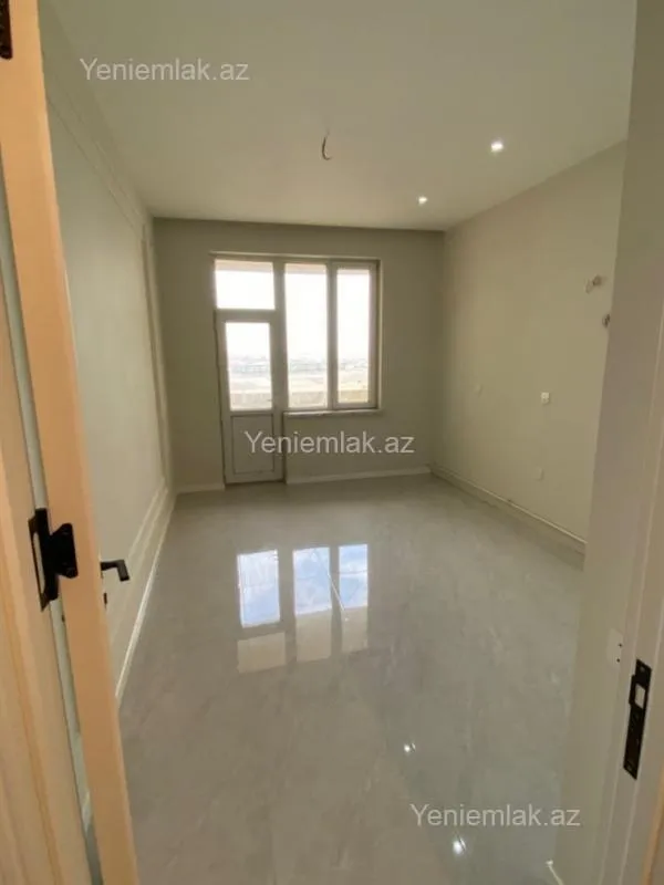 Satılır 3 otaqlı yeni tikili 115 m²
